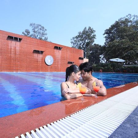 Отель Aveo By Amatra, Gateway To Corbett Kashipur Экстерьер фото
